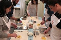 Cesarine: Pasta & Tiramisu Class at Local's Home in Naples