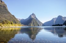Milford Sound Small Group Tour from Queenstown with Scenic Flight