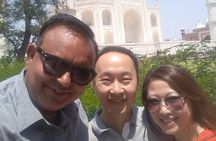 From Delhi: Taj Mahal Day Trip by Car 