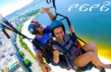 Paragliding tandem flight in Niterói