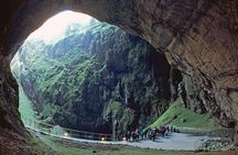  PUNKVA CAVES, ABYSS and PERNSTEJN CASTLE =only from Apr to Sep 