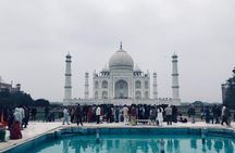 From Delhi: Taj Mahal and Agra Fort Tour by Car