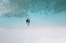 Private Boat Tours to outer islands, snacks drinks- snorkel- cruise!