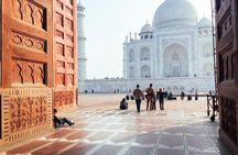 From Mumbai: Overnight Taj Mahal Tour with Flight & Hotel