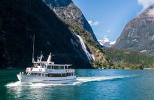 Cruise Milford NZ Small Boutique Cruise Experience