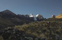 CONDORIRI Mountain Range and Lagoons Full day Trekking. Spanish guide.