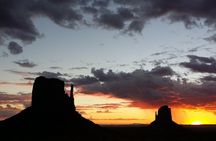 Tour Monument Valley with a Navajo guide (1.5hr TSNGT)