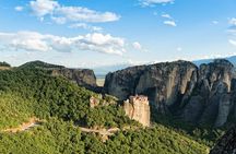 Hiking in magnificent Meteora