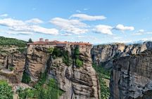 Hiking in magnificent Meteora