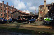 Private Venice walking tour plus Murano island lunch and glass factory visit