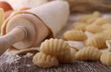 Natural Food & Wine in Milanese Home - Eat with Locals!