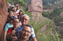 Private Day Tour: Chengdu Panda Base and Leshan Grand Buddha