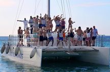 Jamaica Dunn's River Falls Party Cruise with Snorkeling