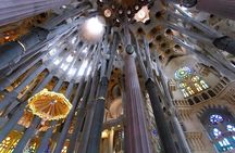 Sagrada Familia Tour with Guide – Private & Small-Group