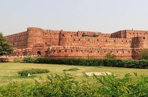 Enchanting Taj Mahal Same Day Tour by Gatiman Train From Delhi