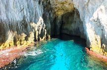 Tour of the island of Ortigia and exploration of sea caves with baths.