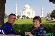 Private Tour: Day Trip to Taj Mahal and Agra Fort from Jaipur