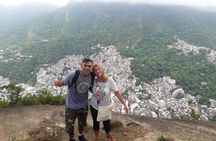 Hikking the Favela + Morro Dois Irmaos!