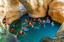 Wadi Shab tour with Bimmah Sinkhole tour (price per vehicle) 