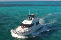 Playa Mujeres rent a Yacht 4hrs with Food and drinks aboard CA55