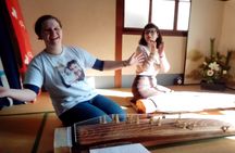Learn the traditional instrument “Koto”