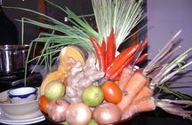 Experience half-day cooking class with market visit 