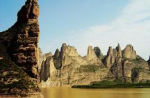 Lanzhou Private Day Tour: Binglingsi Grottoes and Liujiaxia Gorge
