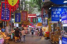 Private Xi’an Night & Food Tour by Tuk Tuk and Public Transportation