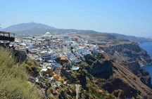 Santorini Shore Excursion: Private Tour of Oia and Fira, including Museum of Prehistoric Thira and Wine Tasting