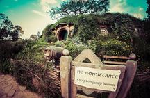 Luxury Small group tour from Auckland to Hobbiton Movie Set