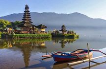 Private Tour: Ulun Danu Temple-Handara Gate-Wana Giri Hill&Tanah Lot Sunset
