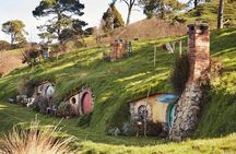Hobbiton Movie Set tour & Glowworm Cave day tour