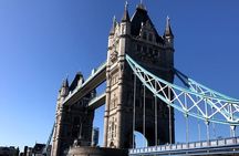 Half Day Walking Tour of Traditional London by Walking & Public Transportation