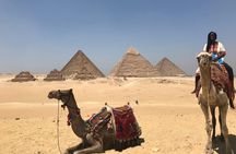 Sightseeing Day Tour to Pyramids, Egyptian Museum and Bazaar from Giza or Cairo