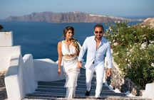 Santorini Walking Tour with a Personal Photographer