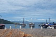Boat tours to tropical islands 