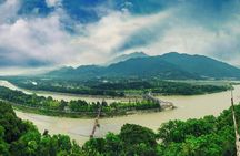 Private Day Tour: Dujiangyan Panda Base and Irrigation Project