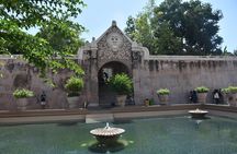 Private Royal Heritage Tour: Yogyakarta Palace, Watercastle, Sonobudoyo Museum