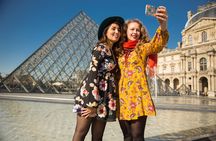 PRIVATE TOUR: Highlights & Hidden Gems of Paris With Locals 