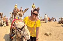 Private Tour to Pyramids of Giza Plateau in 4 Hours with Lunch and Camel ride