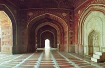 Taj Mahal Day Trip From Delhi With Lunch at Taj Mahal Restaurant