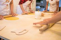 Cesarine: Small group Pasta and Tiramisu class in Bologna