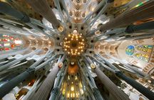 Sagrada Familia Tour with Guide – Private & Small-Group