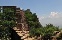 Private Beijing Transfer: Simatai Great Wall and Gubei Water Town by Night