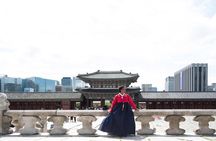 Private Palace Photo Shoot in Seoul with a Photographer