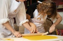 Cesarine: Home Cooking Class & Meal with a Local in Bologna