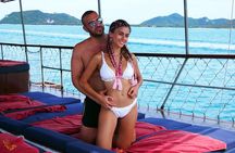 Private Full-Day Red Dragon Yacht to Angthong National Marine Park