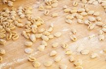 Small group Pasta and Tiramisu class in Lecce