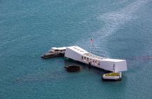 Intimate WWII: Honor our Heroes and Historic Honolulu Tour With Lunch