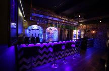Delhi: Pub Crawl (3 Hours Guided Bar Hopping Tour)
